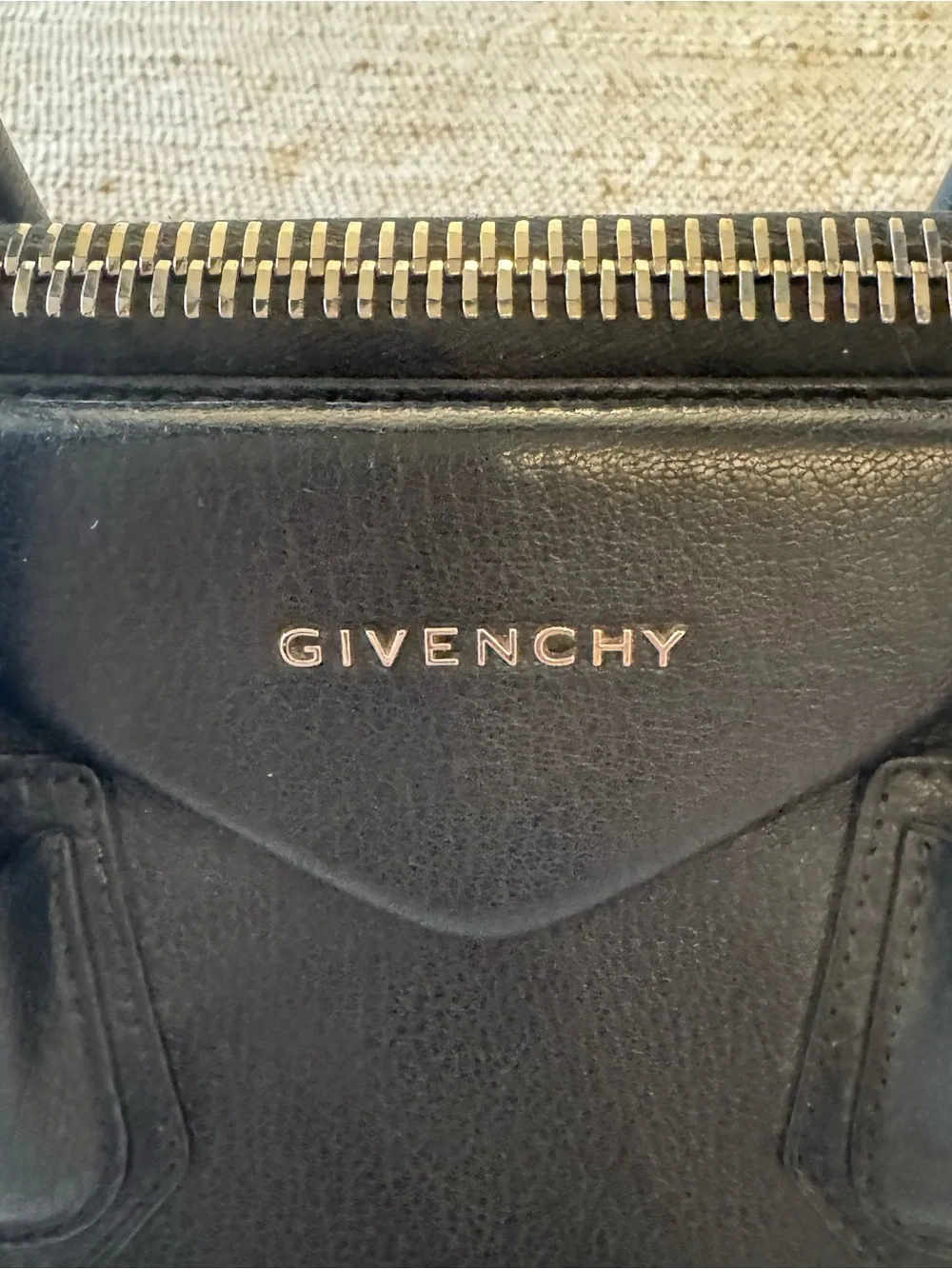Givenchy Sugar Goatskin Medium Antigona Bag Black EUC